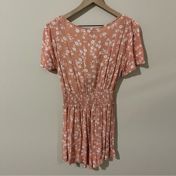 Love Tree Floral Smocked Romper - Picture 6 of 12